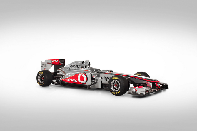 McLaren assembles the MP4-26 live in Berlin