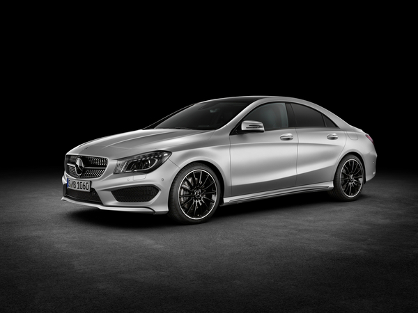 Mercedes lança CLA para conquistar jovens condutores