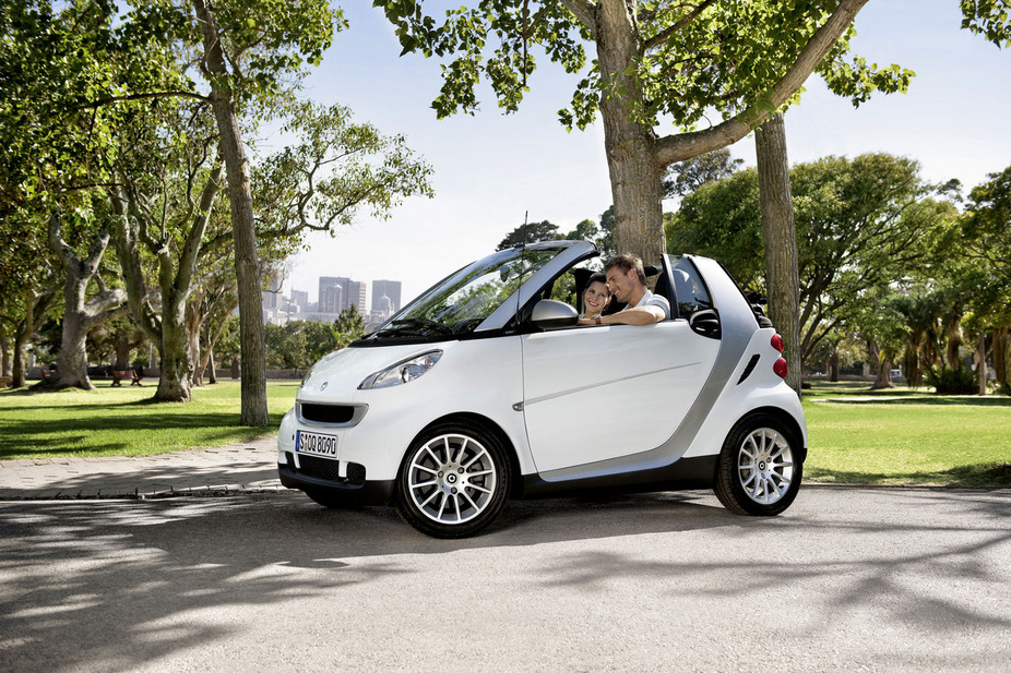 Greener fortwo extends smart lead