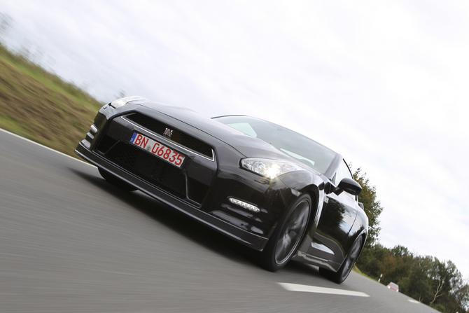 Nissan GT-R (R35) Black Edition