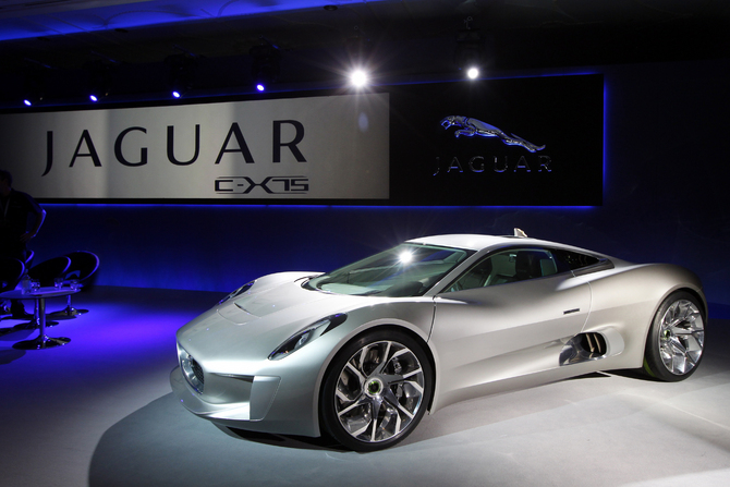 Jaguar confirms C-X75 Hybrid Supercar will be built