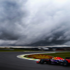 Vettel ended the season in a tie for the most consecutive wins in F1 history