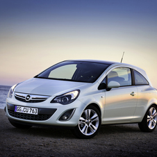 Ampera and Zafira Tourer Concept on the Opel stand