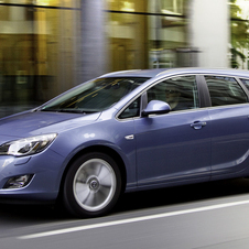 Ampera and Zafira Tourer Concept on the Opel stand