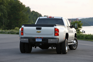 Chevrolet Silverado LTZ Standard Box SRW