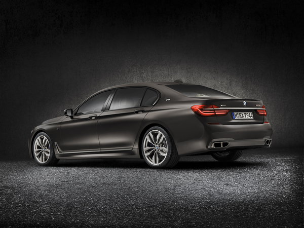 BMW M760Li xDrive V12