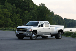 Chevrolet Silverado LT Standard Box SRW