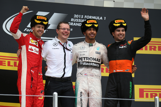 No pódio juntamente com Hamilton estiveram Vettel e Perez