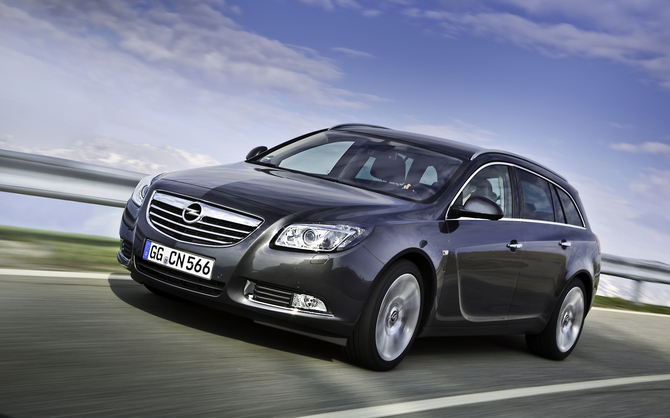 Opel Introduces Twin-Turbo Diesel in Insignia Flagship