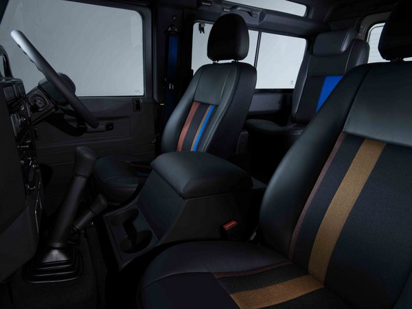 Inside, the black leather contrasts with the blue seams, while there are many other hidden details