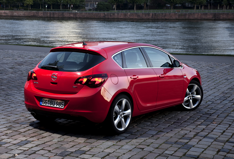 Opel Astra Gen.4