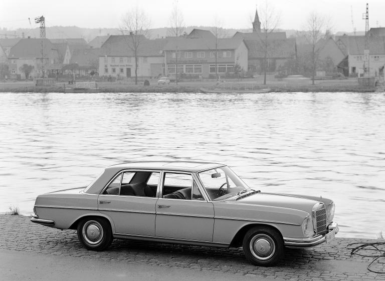 Mercedes-Benz 300 SEL 2.8 4-Speed