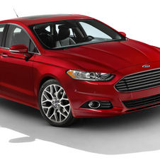 New Ford Fusion: first gasoline, hybrid and plug-in hybrid sedan