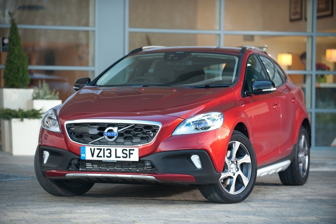 Volvo V40 D2 Summum Powershift Cross Country