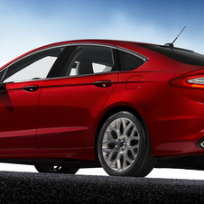 New Ford Fusion: first gasoline, hybrid and plug-in hybrid sedan