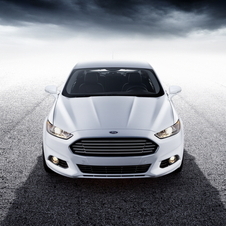 New Ford Fusion: first gasoline, hybrid and plug-in hybrid sedan