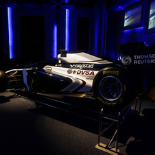 Williams' 2011 livery revealed