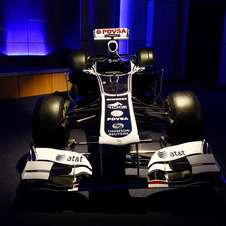 Williams' 2011 livery revealed