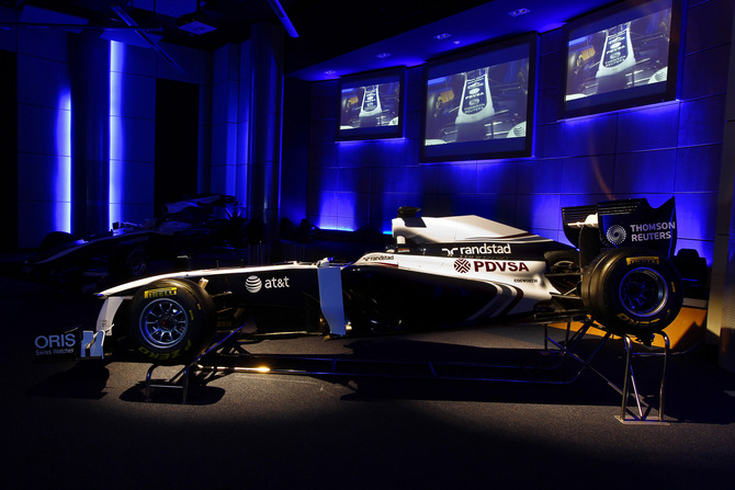 Williams' 2011 livery revealed