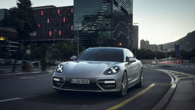 Porsche Panamera Turbo S E-Hybrid Executive