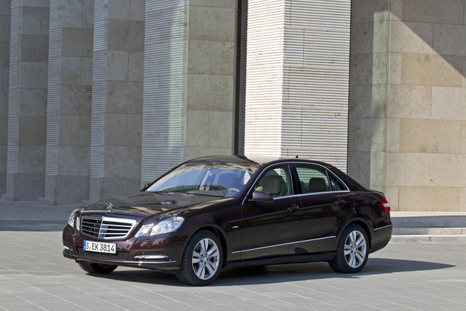 Mercedes E-Class improves efficiency with new petrol engines