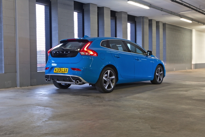 Volvo V40 D4 R-Design Momentum Geartronic