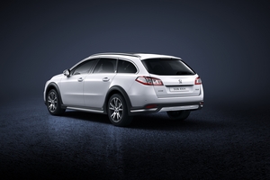 The Peugeot 508 facelift also includes the introduction of new engines to the range