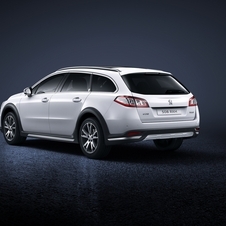 The Peugeot 508 facelift also includes the introduction of new engines to the range