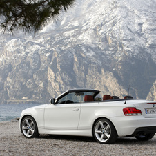 BMW reveals facelifted 1 Series Coupé and Convertible