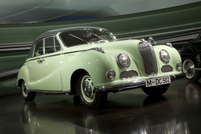 BMW Museum in Munich Hosts Retrospective on BMW Big Coupes 