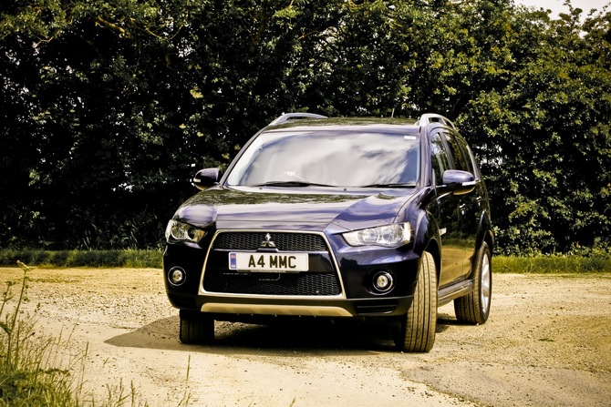 Mitsubishi Outlander 2WD 2.2 DI-D ASG Intense