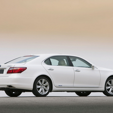 Lexus LS 600h L