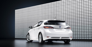 Lexus announces CT 200h for 2011