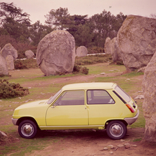 O sucessor do Twingo deverá contar motor traseiro e tração traseira