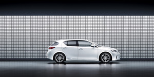 Lexus announces CT 200h for 2011