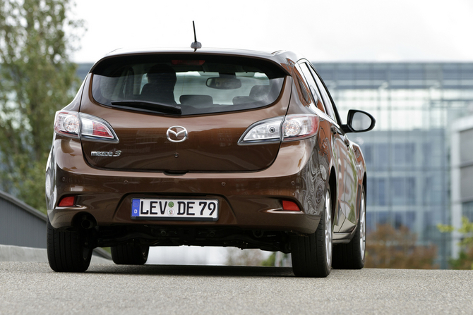 Mazda 3 Getting Facelift for 2012