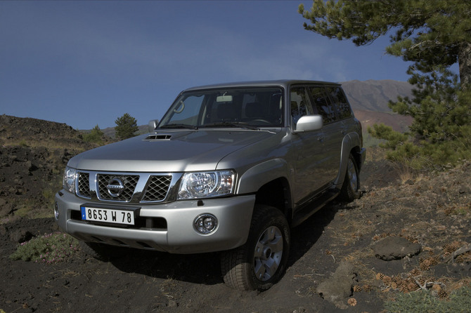 Nissan Patrol 3.0 DI XE Plus