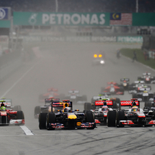 Vettel continues winning run in Malaysia