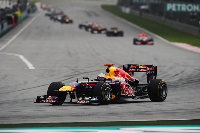 Vettel continues winning run in Malaysia