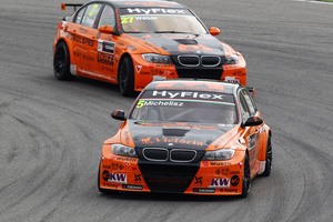 Tarquini takes World Touring Car pole in Portugal