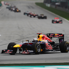 Vettel continues winning run in Malaysia