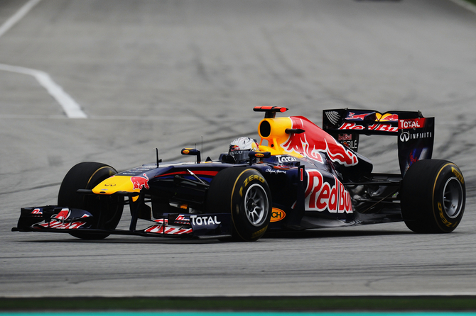 Vettel continues winning run in Malaysia