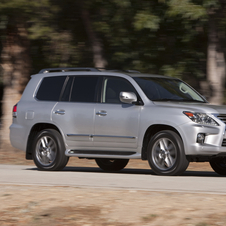 Lexus LX570 Gets New Lexus Nose and Extra Tech