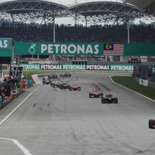 Vettel continues winning run in Malaysia