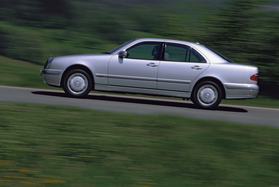 Mercedes-Benz E 270 CDI AT