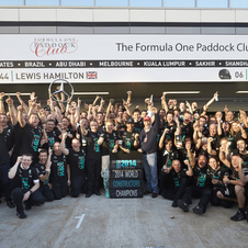 Mercedes celebrates the world title secured in Sochi