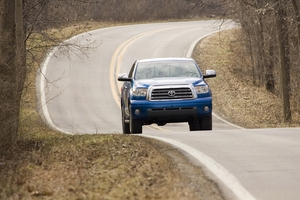 Toyota Tundra-Grade Regular Cab 4X4 5.7L Long Bed