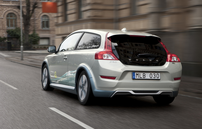 Volvo wants to test the electric C30 in 2011