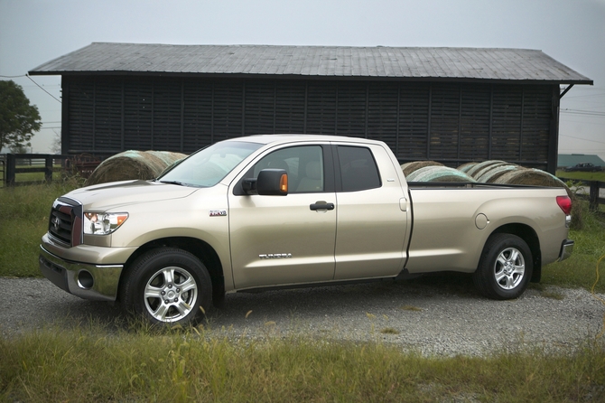 Toyota Tundra-Grade Double Cab 4X4 4.7L