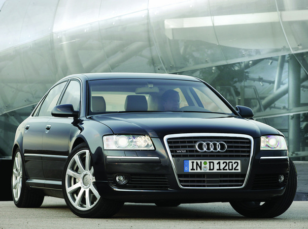 Audi A8 3.2 FSI V6 Longo